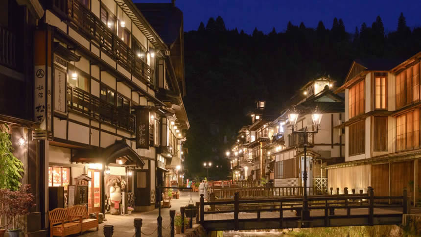 銀山温泉